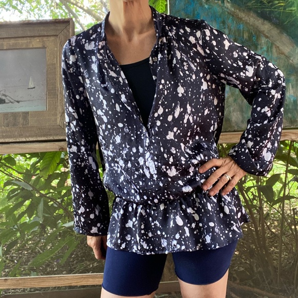 Michael Kors black with a white splatter paint pattern blouse. Size medium - Picture 8 of 10
